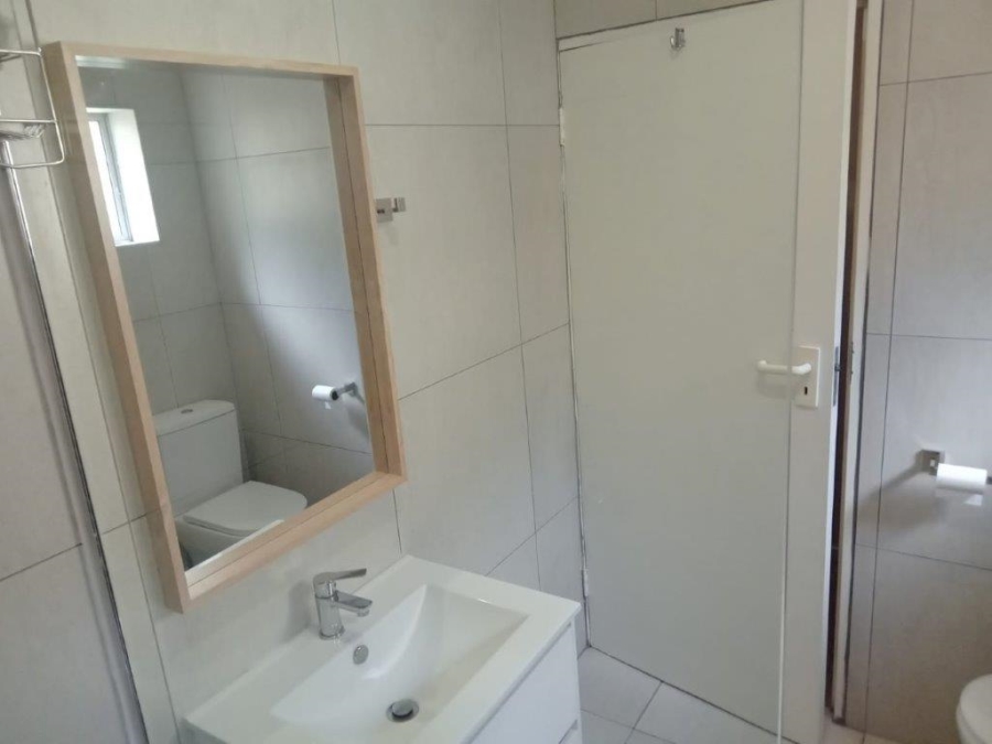 5 Bedroom Property for Sale in Wavecrest Eastern Cape